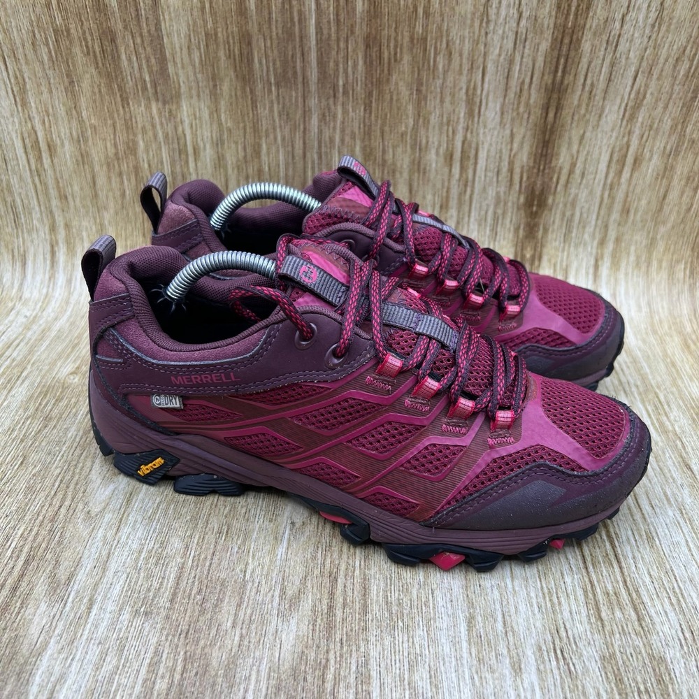 Merrell Moab FST Hiking Shoes Women's Size 7.5 Beet Red Waterproof Vibram J37168